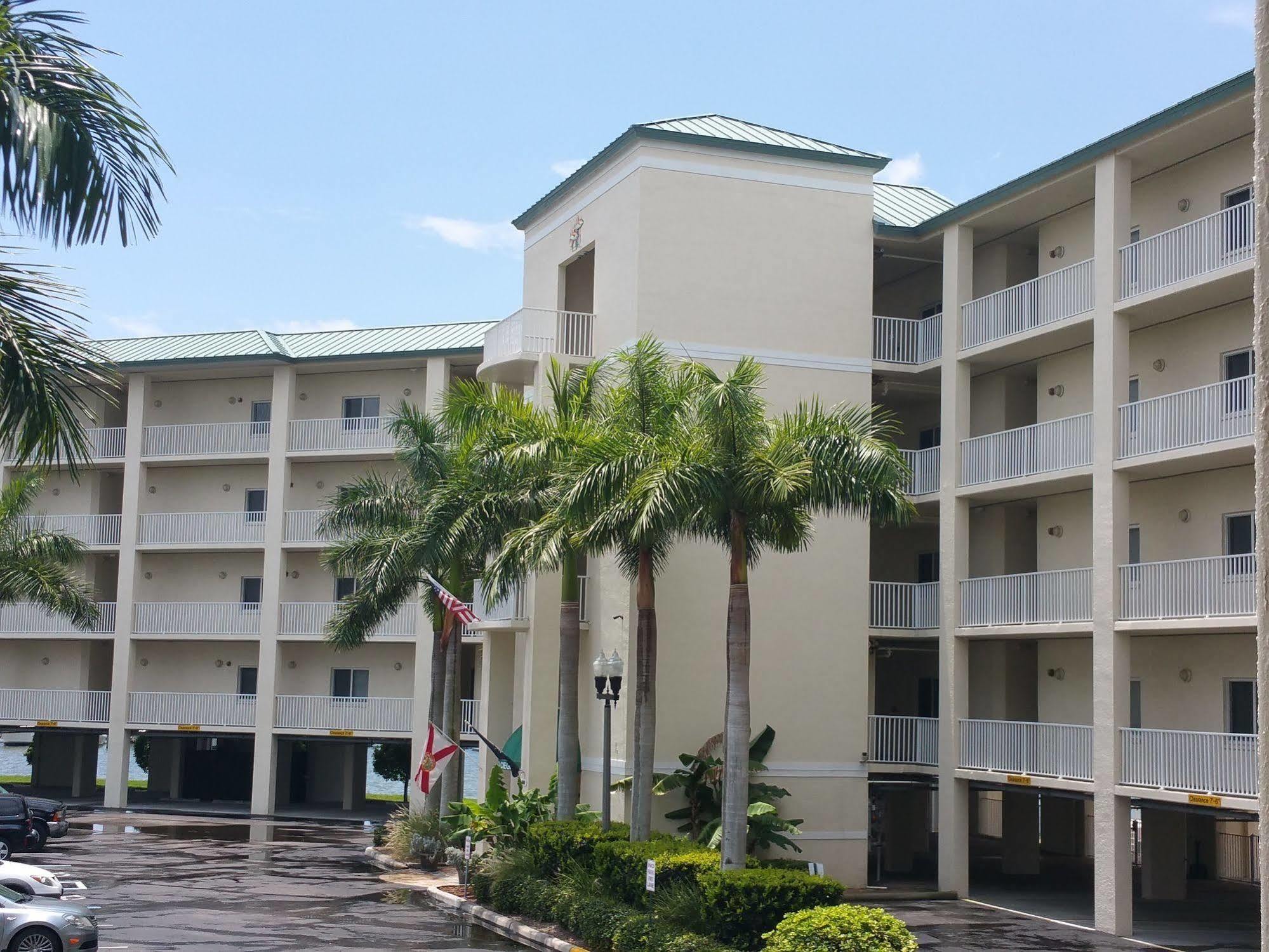 Boca Ciega Resort By Travel Resort Services 圣彼得堡 外观 照片