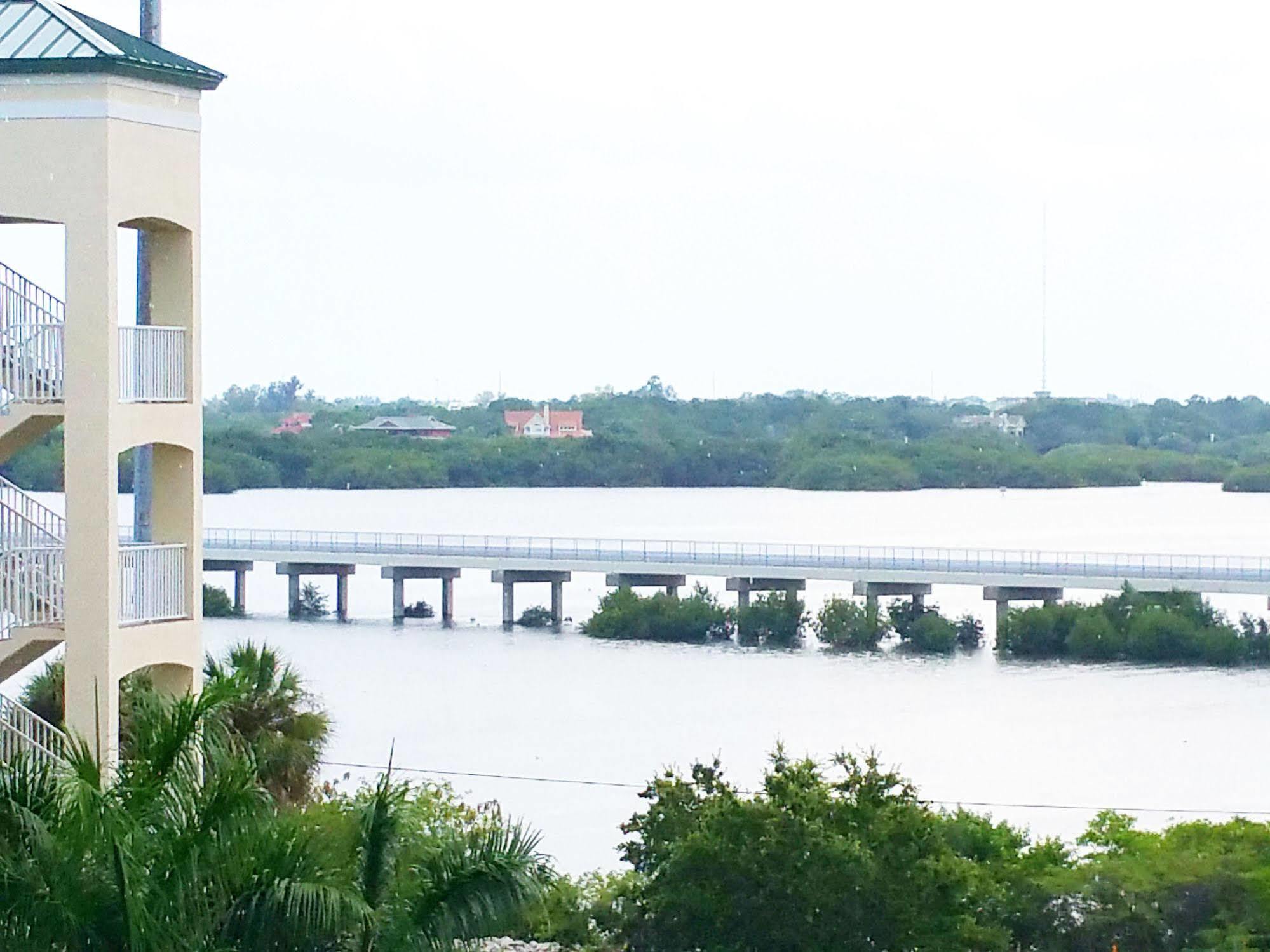 Boca Ciega Resort By Travel Resort Services 圣彼得堡 外观 照片